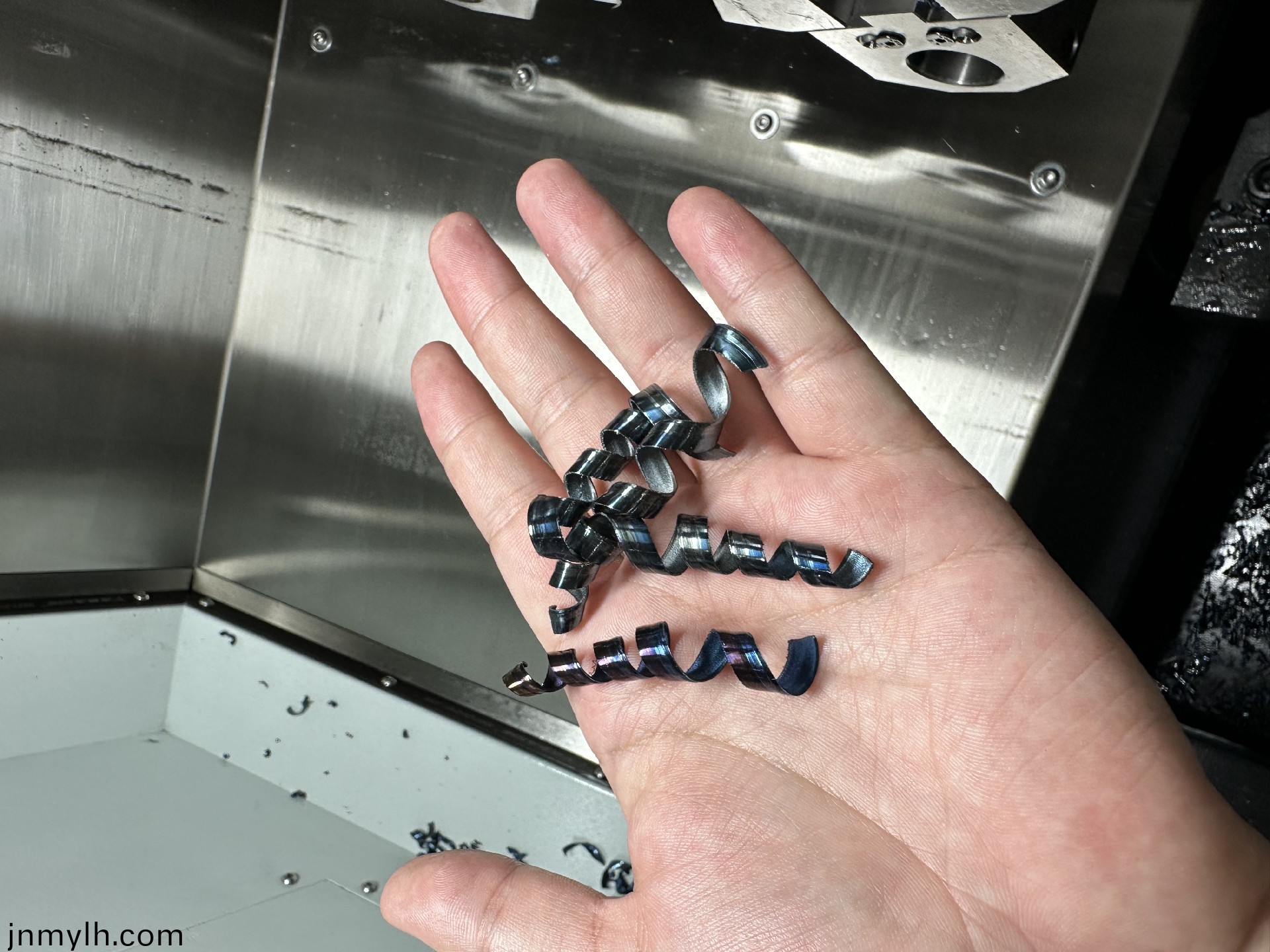 刀墖(ta)數(shù)控車(chē)牀(chuang)（可(ke)加工(gong)400長(zhǎng)(zhang)）